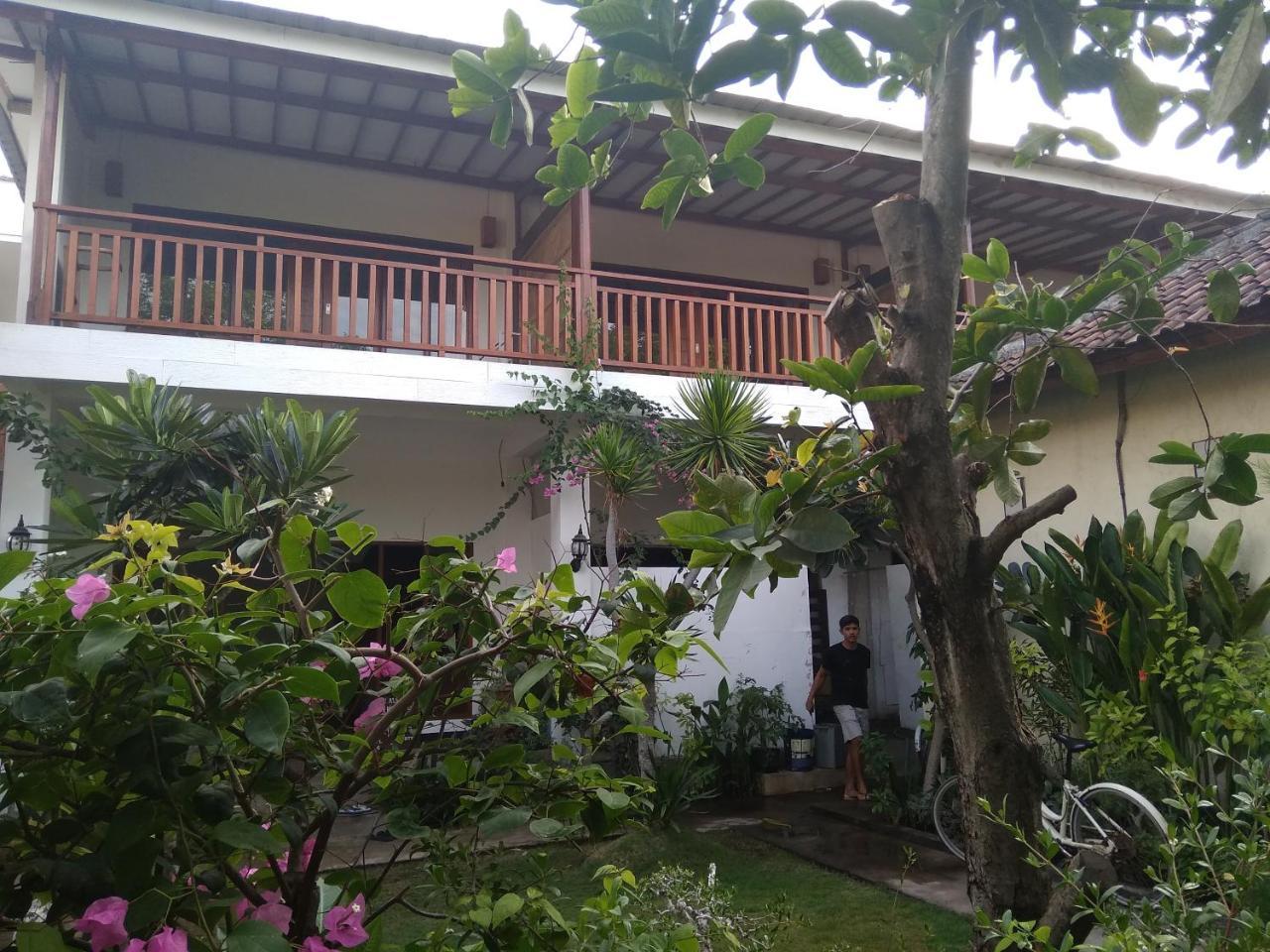 Bed and Breakfast Dili Gili Gili Trawangan Exterior foto